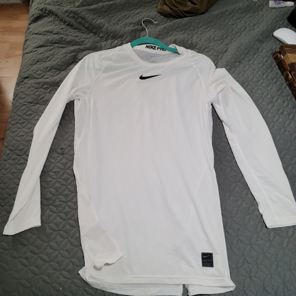 nike tight fit shirt
